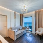 De Luxe (Delux), Апарт-отель На Лучезарной 1а