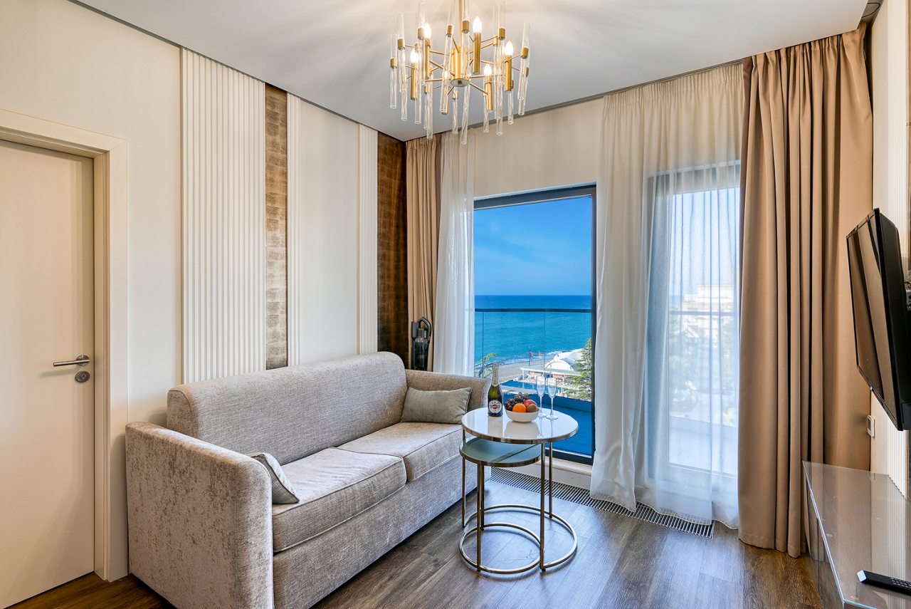 De Luxe (Delux), Апарт-отель На Лучезарной 1а