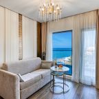 De Luxe (Delux), Апарт-отель На Лучезарной 1а