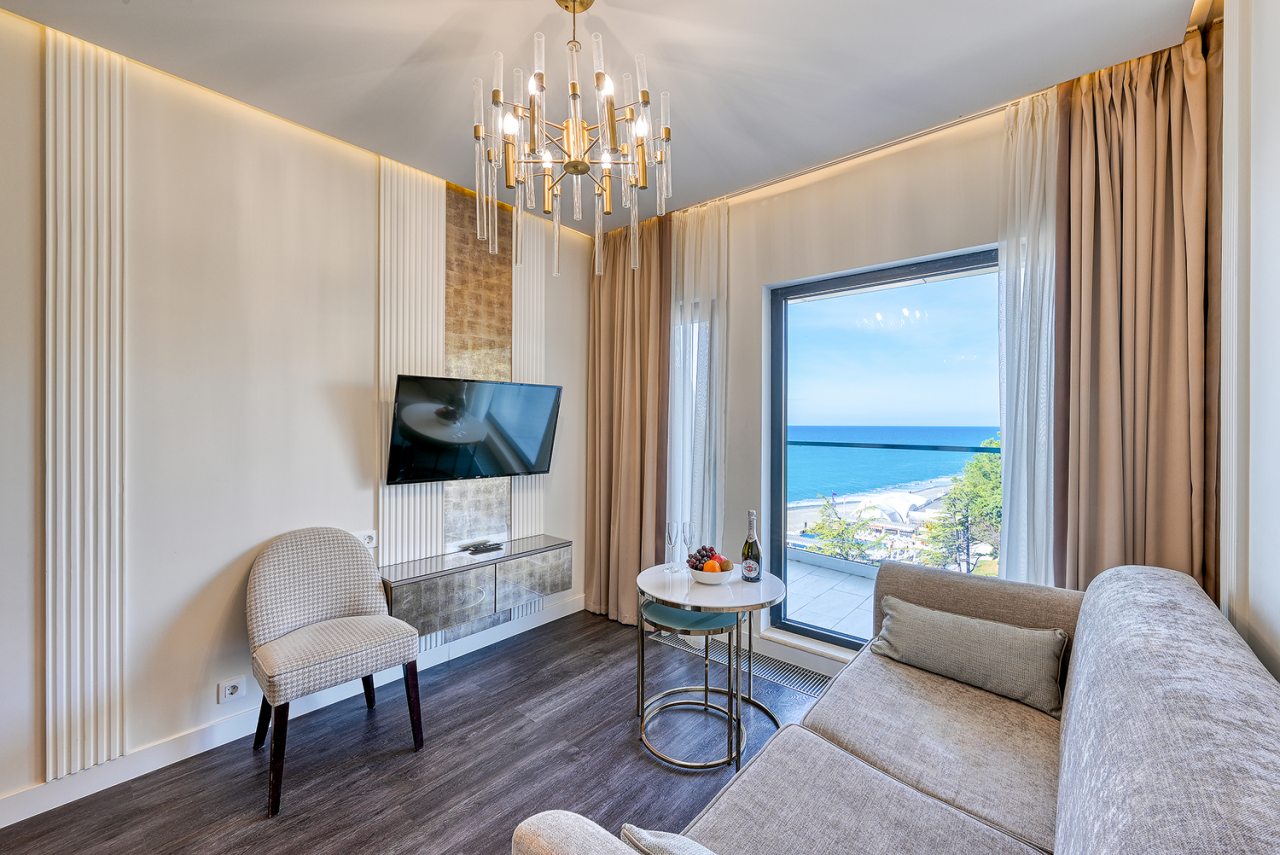 De Luxe (Delux), Апарт-отель На Лучезарной 1а