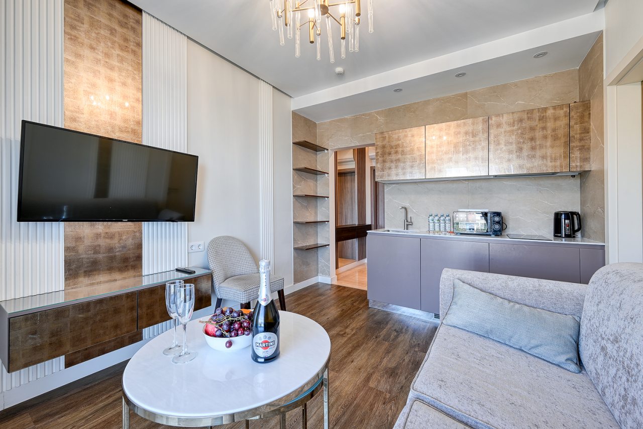 De Luxe (Delux), Апарт-отель На Лучезарной 1а