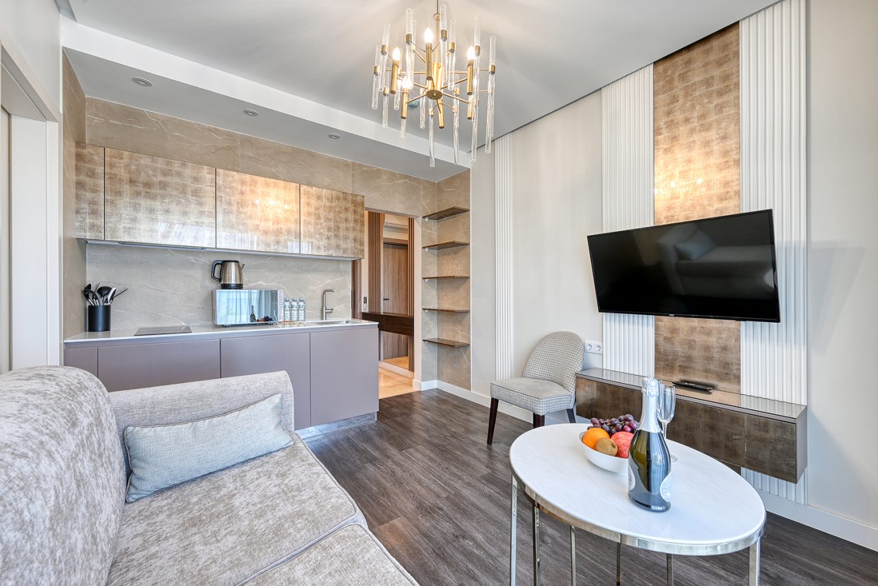 De Luxe (Delux), Апарт-отель На Лучезарной 1а