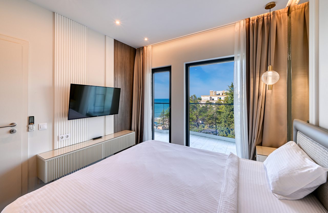 De Luxe (Delux), Апарт-отель На Лучезарной 1а