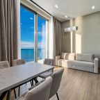 De Luxe (Grand Deluxe с видом на море), Апарт-отель На Лучезарной 1а