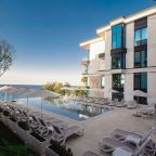 Сауна у бассейна инфинити с видом на море, Апарт-отель На Лучезарной 1а