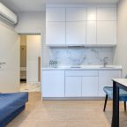 Апартаменты (Deluxe с видом на море и бассейн 310), Апарт-отель На Лучезарной 1а