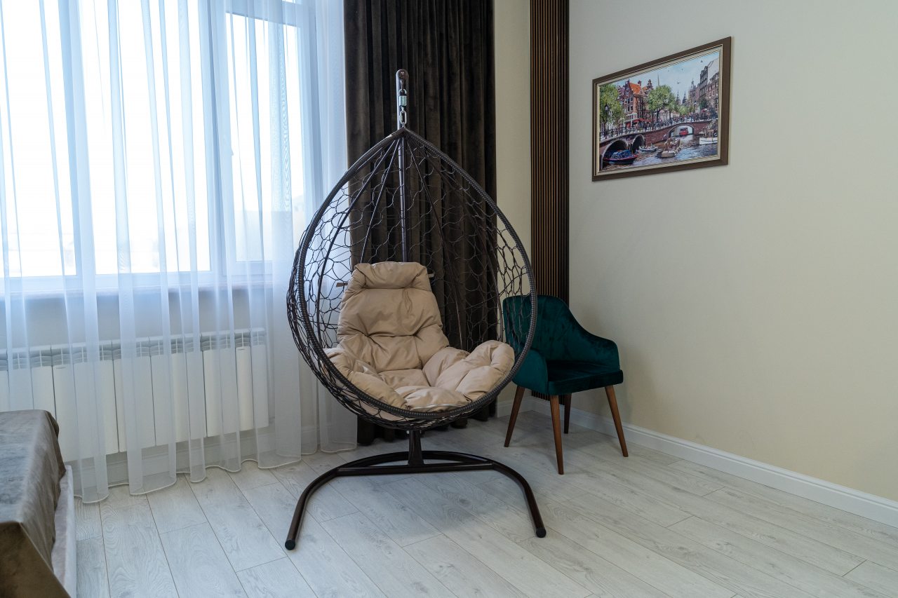 Подвесное кресло-капля, Отель Hotel Pullman DM