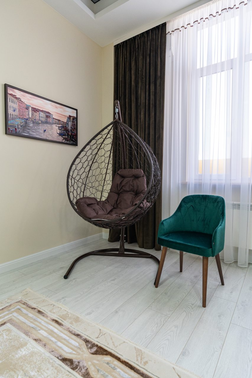 Подвесное кресло-капля, Отель Hotel Pullman DM
