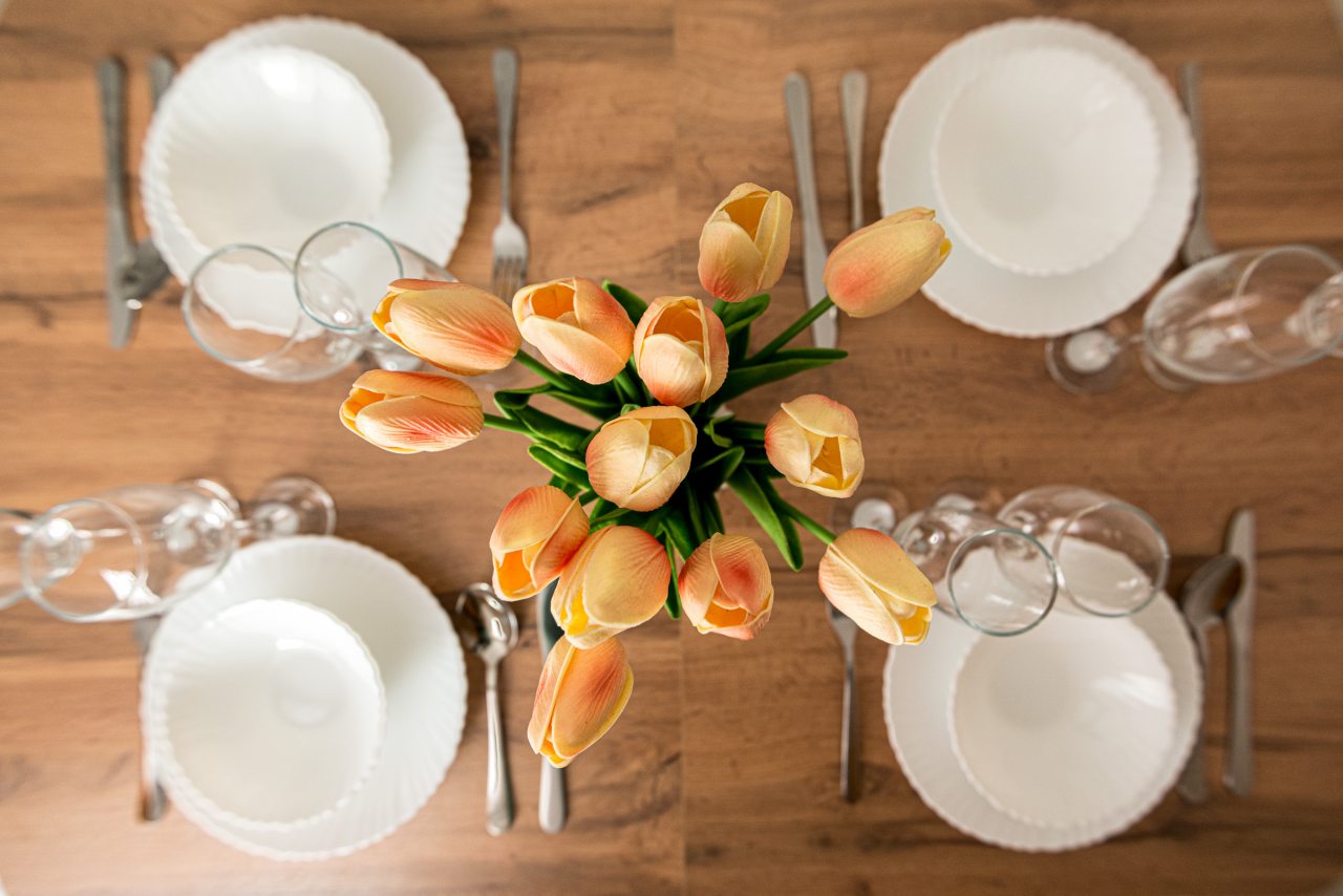 Обеденный стол