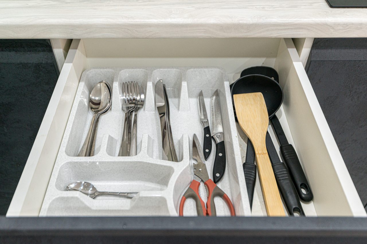 Столовые приборы