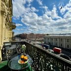 Восьмиместный (Квартира с балконом на Невский проспект), Апартаменты SivakApart на Невском 66