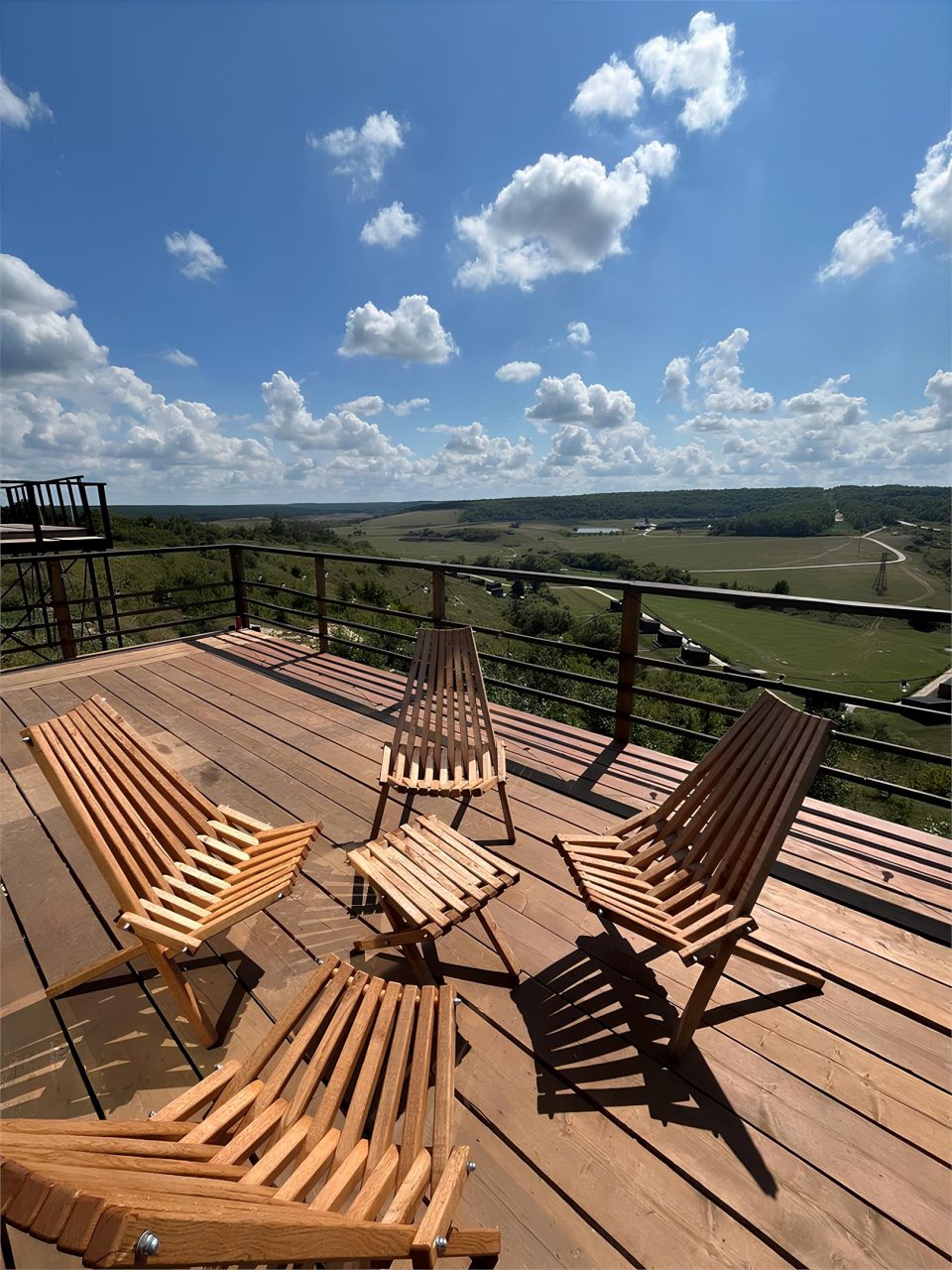 Дом (Family), Апарт-отель Вершина отдыха