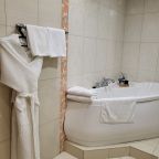 Полулюкс (Просторный шикарный номер), Отель Brut Hotel