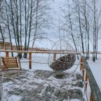 Подвесная качель на собственной террасе, База отдыха Holidays Forest