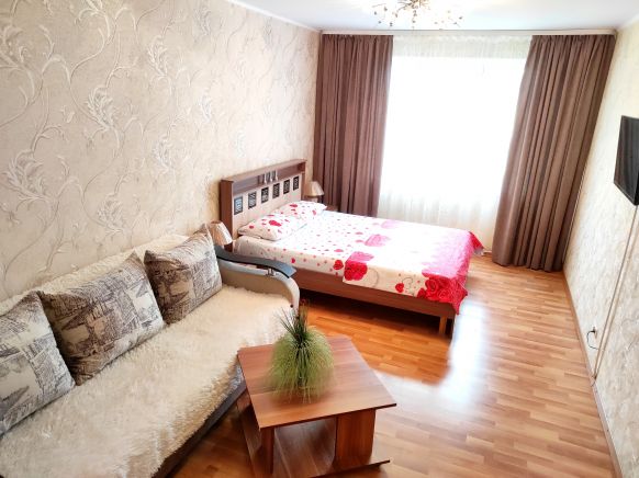Апартаменты 3-х.комнатные квартиры у Ледового Дворца Спорта, Магнитогорск