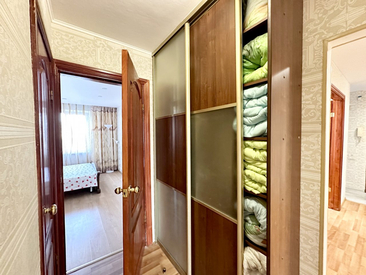 Апартаменты (Квартиры 3-х.комнатные в центре города), Апартаменты 3-х.комнатные квартиры у Ледового Дворца Спорта