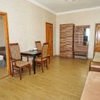 Люкс (двухкомнатный семейный море), Гостевой дом ПАРУС