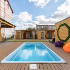 Своя ухоженная территория, Апартаменты Yantarny Resort