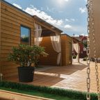 Своя ухоженная территория, Апартаменты Yantarny Resort