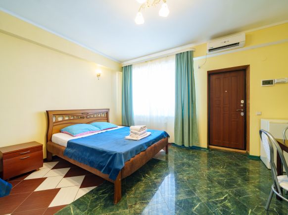 Отель Золотые пески, Феодосия