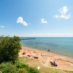Люкс (Семейный с одной спальней (с видом на море)), Отель Золотые пески