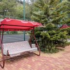 Качели, Гостевой дом Дом Архитектора