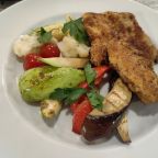 Шницель из свинины, с запечёнными овощами