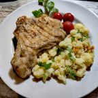 Жареный антрекот, с цветной капустой