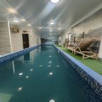 Подогреваемый бассейн, длиной 12 м. Температура воды 30°