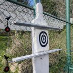 Для любителей стрельбы, имеется небольшой уличный  тир