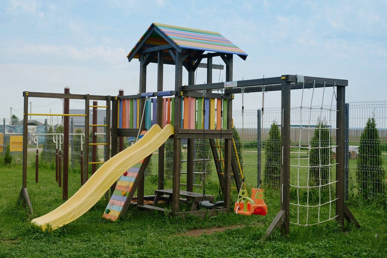Дом (Жемчужный домик), Загородный клуб ОЗЕРО