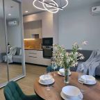 Апартаменты (Четырехместные с балконом на 3 этаже), Апартаменты Sun Hills Ольгинка