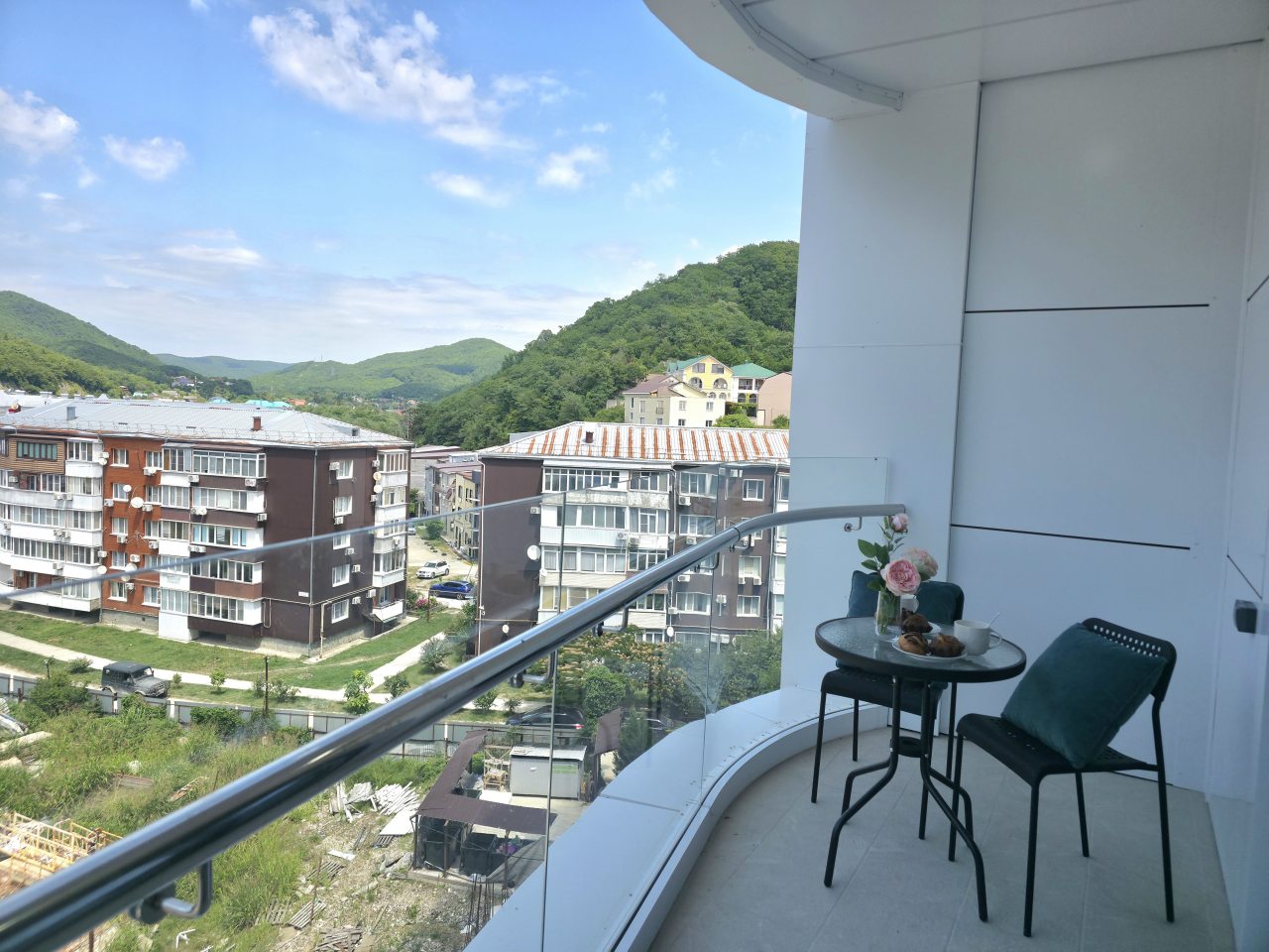 Апартаменты (Четырехместные с балконом на 6 этаже), Апартаменты Sun Hills Ольгинка