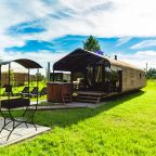 Шале (Симпл с 2 спальнями и купелью), Гостевой двор HOLIDAY VILLAGE PERESLAVL