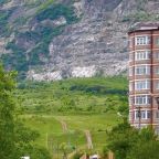 Прогулка в гору  и к  пруду летом есть пляж