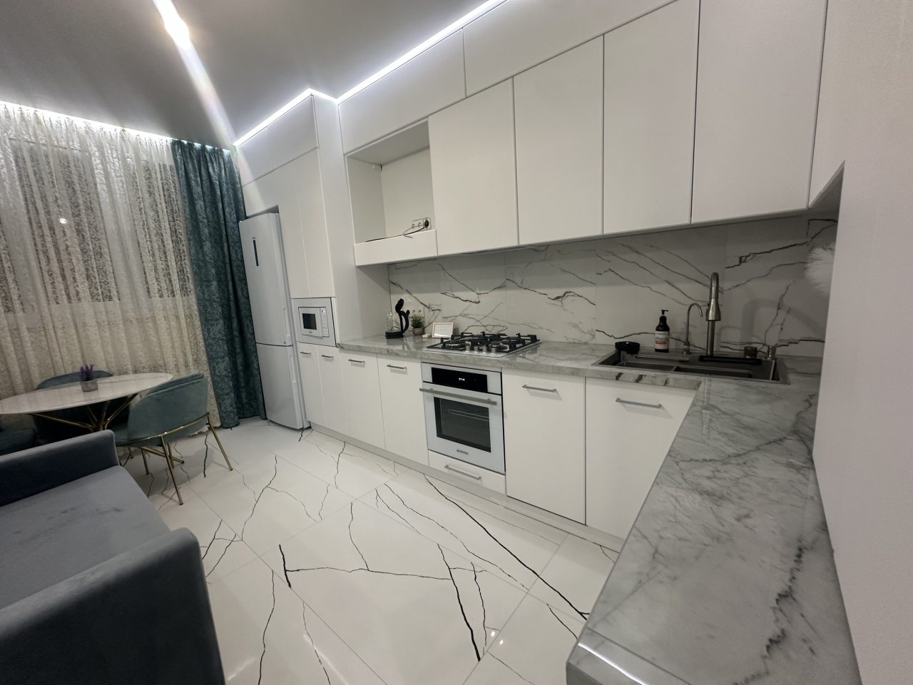 Апартаменты (Советская 78 кв 110), Апарт-отель Люкс апартаменты на Советской 78 возле аэропорта