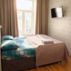 Двухместный (Эконом-класса с двуспальной кроватью и общей ванной), Мини-отель Двухместный номер с 1 двуспальной кроватью