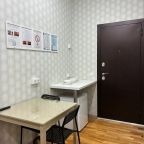 Двухместный (Эконом-класса с двуспальной кроватью и общей ванной), Мини-отель Двухместный номер с 1 двуспальной кроватью