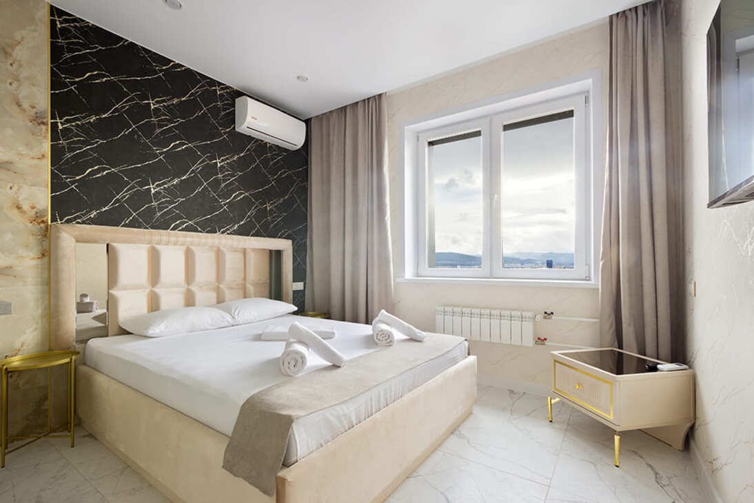 De Luxe (Делюкс), Апарт-отель Karat Apart