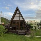 Трёхместный и более (Лесной), Усадьба Росстань