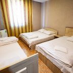 Трехместный