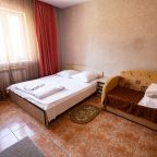 Трехместный