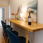 Двухместный (Уютный небольшой номер с новым ремонтом и собственной ванной комнатой рядом с номером), Апартаменты 300 метров от Эрмитажа