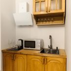 Двухместный (Красивый небольшой номер с новым ремонтом и душевой комнатой из мраморной плитки в номере), Апартаменты 300 метров от Эрмитажа