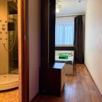 Пятиместный (Двухкомнатный пятиместный номер), Мини-отель Авокадо