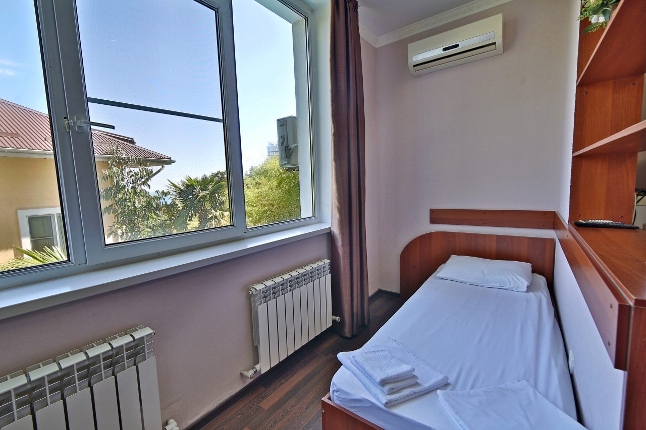 Трёхместный и более (Трехместный номер с видом на море и дендрарий), Гостевой дом Delsochi