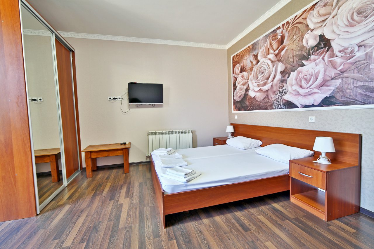 Трёхместный и более (Четырехместный номер с видом на море и дендрарий), Гостевой дом Delsochi