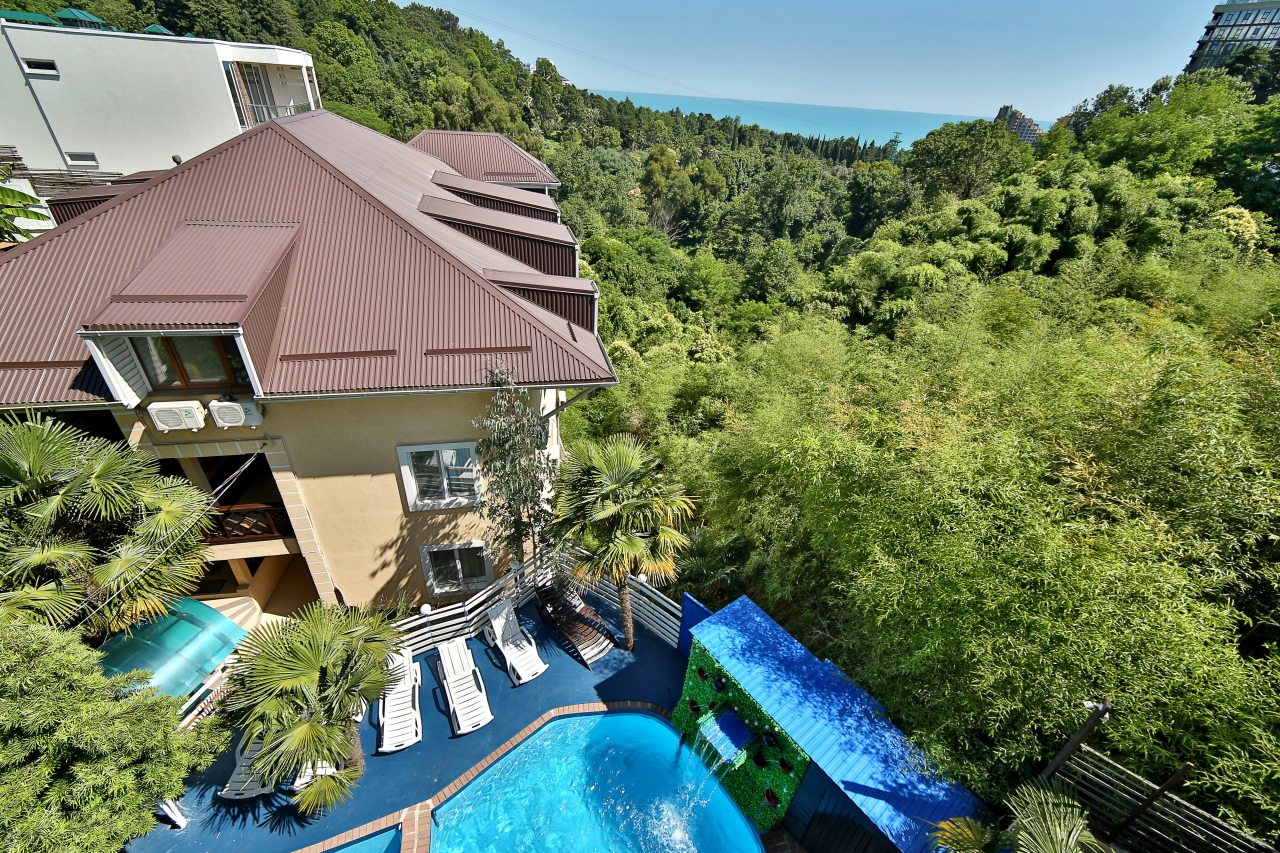 Трёхместный и более (Четырехместный номер с видом на море и дендрарий), Гостевой дом Delsochi