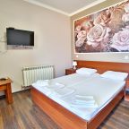 Трёхместный и более (Четырехместный номер с видом на море и дендрарий), Гостевой дом Delsochi