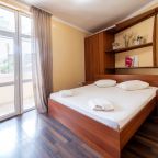 Апартаменты (Апартаменты с видом на дендрарий и бассейн), Гостевой дом Delsochi